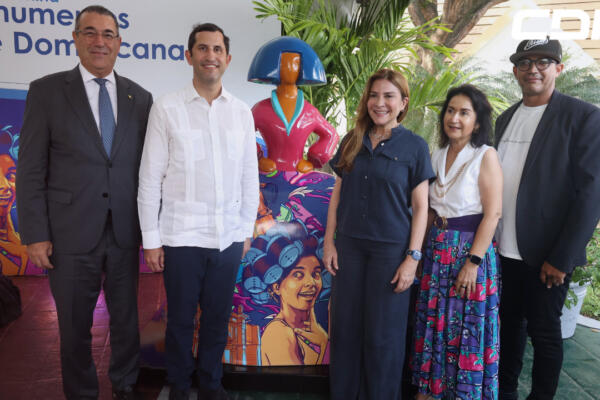 Inauguran en el Parque Iberoamérica La Menina “Monumentos de Dominicana”