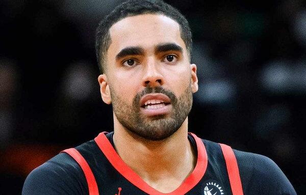 Porter jugó pocos minutos entre el 26 de enero y 20 de marzo antes de salir de la cancha tras quejarse de una lesión o enfermedad.