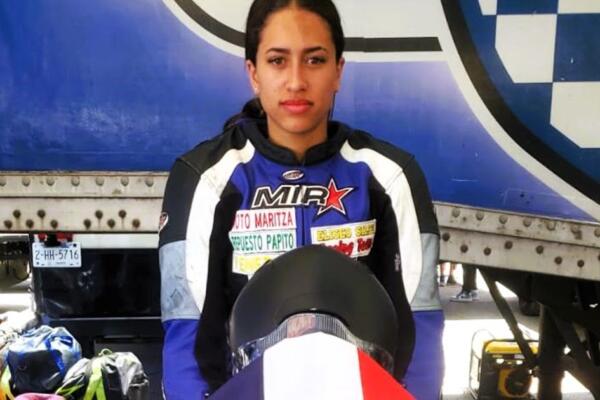 La dominicana Krystal Silfa agradeció públicamente el apoyo brindado en la primera experiencia por la Federación Dominicana de Motociclismo FDM, en donde Carlos Finke Brugal y Diego Campos, altos directivos de la institución 