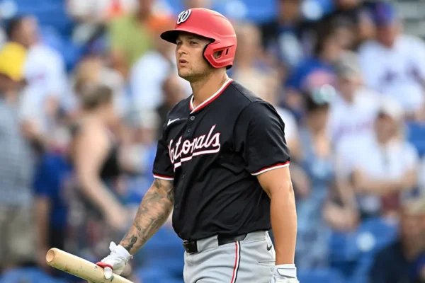 Nick  Senzel ha jugado seis temporadas en las Grandes Ligas con Cincinnati (2019 a 2023) y Washington (2024), bateando .235/.302/.368 (337-1,436) con 63 dobles, cuatro triples, 40 jonrones, 143 impulsadas y 200 carreras anotadas en 441 juegos. 