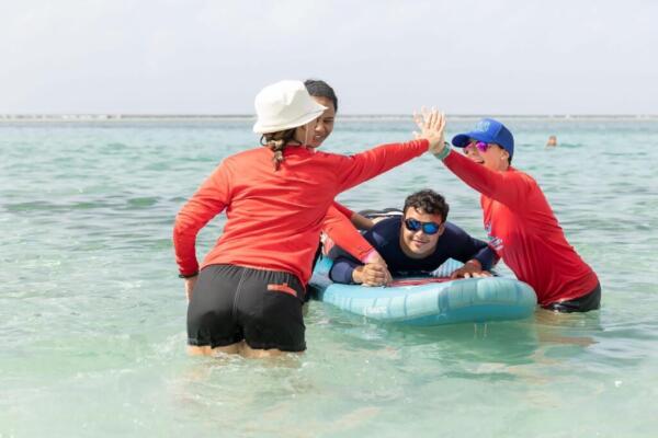 Surfers for Autism en República Dominicana es una actividad totalmente eco- amigable, no se utilizan foam, plásticos, ni electricidad. 