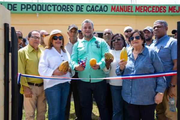 Inauguración del moderno centro de acopio de cacao. Foto: Fuente externa 