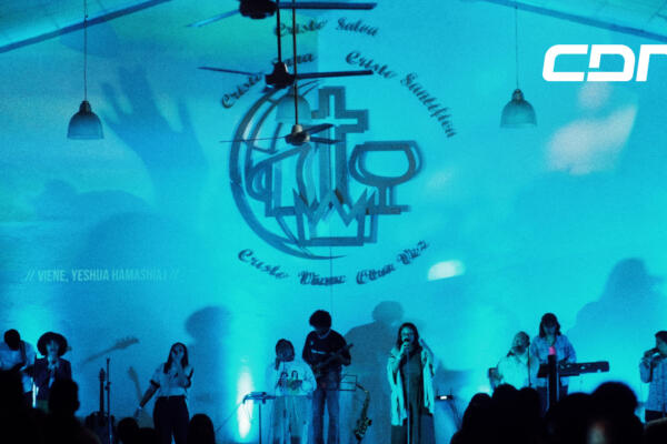 La Espera: El emotivo concierto del MNJA une a cientos de jóvenes en un ambiente de fe