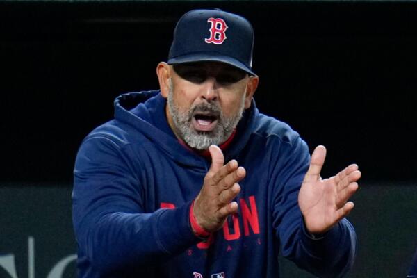 Esta es la sexta campaña de Cora al mando de los Medias Rojas. Llevó al equipo al mejor récord en la historia de la franquicia (108-54) en el 2018, rumbo al cuarto título de Serie Mundial del club en el siglo 21.