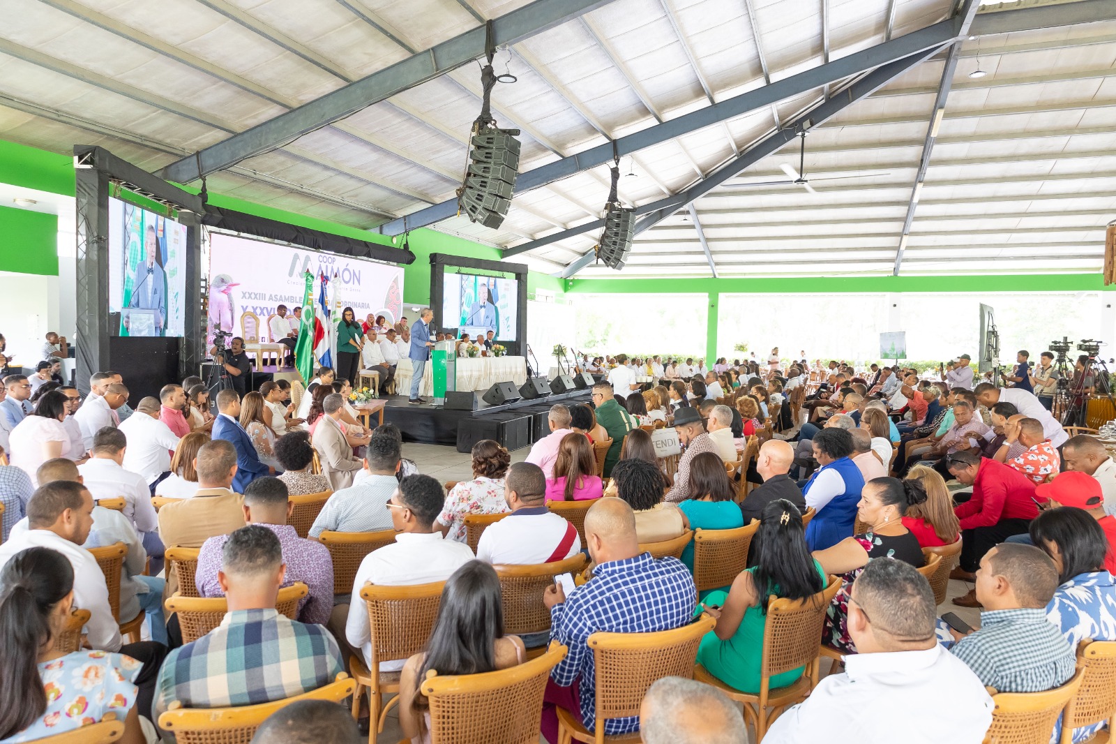 Díaz Guzmán detalló los impresionantes incrementos en los activos y la cartera de crédito. Foto: Fuente externa.