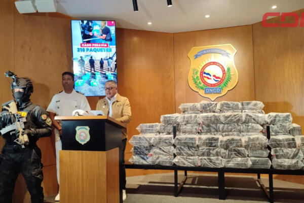 Durante el operativo, los organismos oficiales ocuparon además una embarcación de 27 pies de eslora