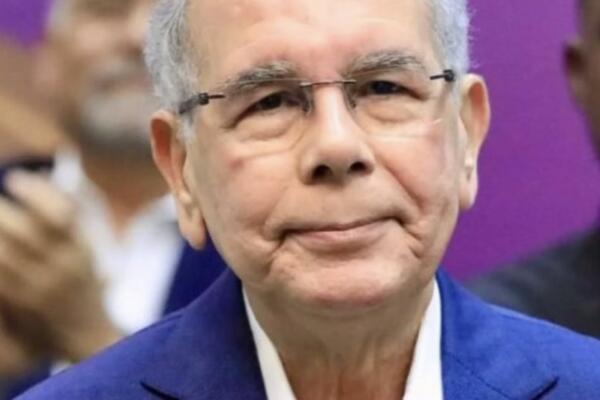 Danilo Medina aclara no ha hablado con PRM buscando que lo habiliten Foto: Fuente externa