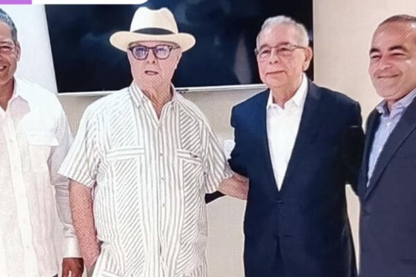 Danilo Medina e Hipolito Mejia
Foto: fuente externa