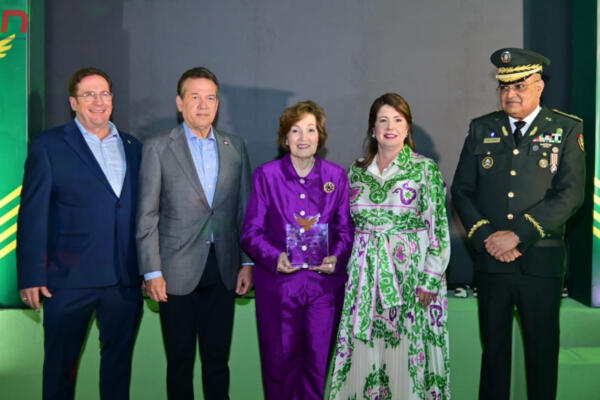Dominican Watchman cumple 50 años como pionera de vigilancia y seguridad tecnológica.