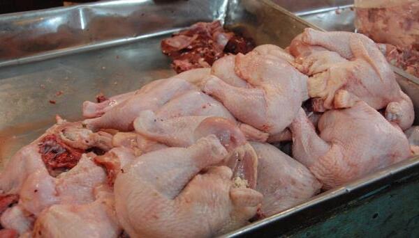 El precio de la carne de pollo es el dolor de cabeza en plazas agropecuarias