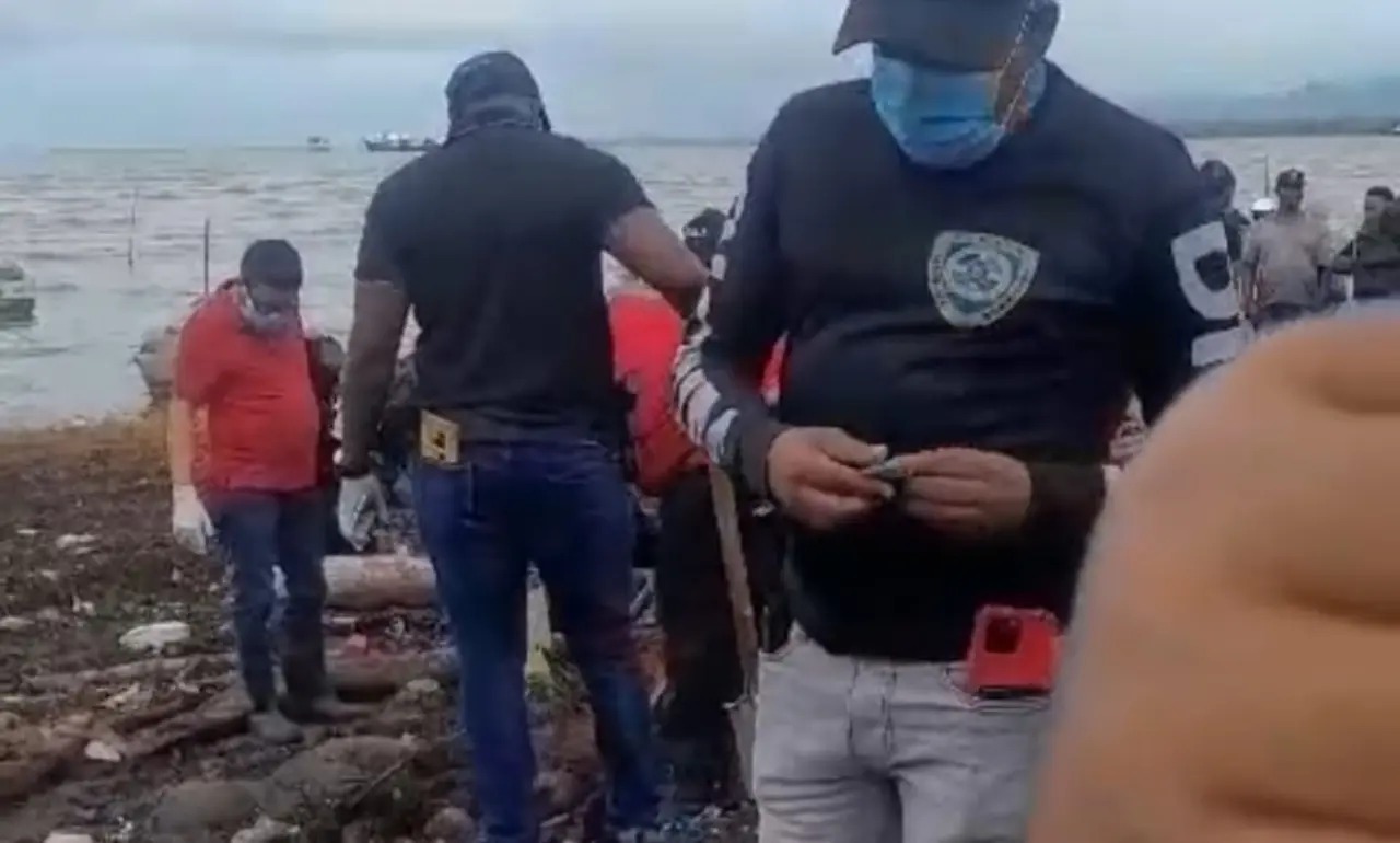 Encuentran cuerpo en estado descomposición en playa de Sabana de la Mar