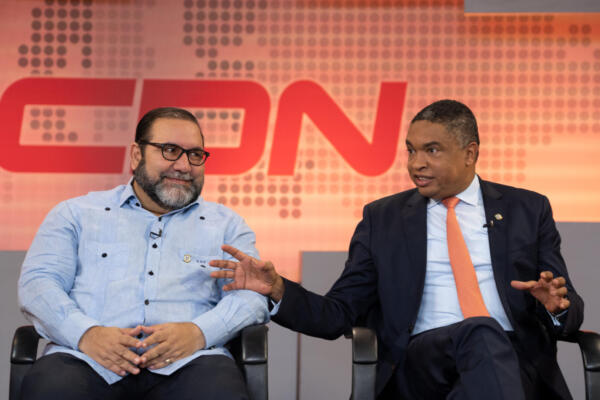 Ramón Rogelio Genao, senador de la provincia La Vega, e Yván Lorenzo, senador de la provincia Elías Piña conversaron en una entrevista en Despierta con CDN (foto: Yovanny Corporán)
