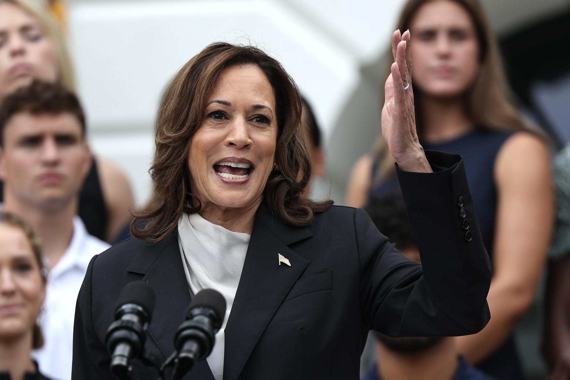 Kamala Harris allana camino hacia la nominación demócrata