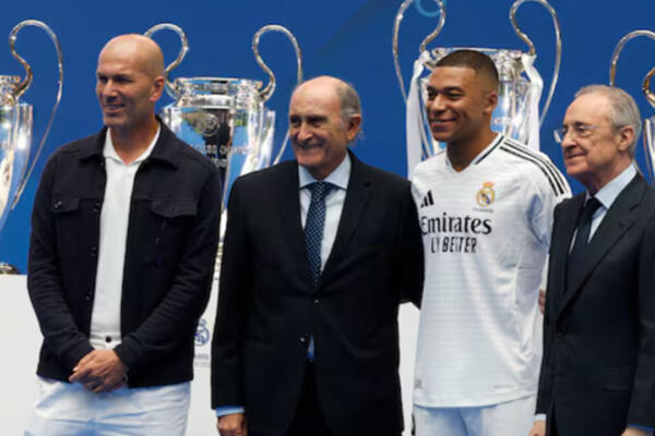 El conjunto blanco da la bienvenida en su estadio a Kylian Mbappé, que llega libre tras terminar su contrato con el PSG.
