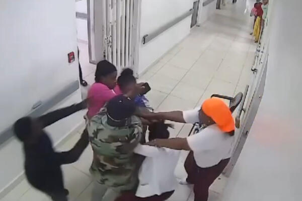 Hasta el momento se desconoce el motivo de la agresión de la fémina hacia la médico residente. Foto CDN Digital