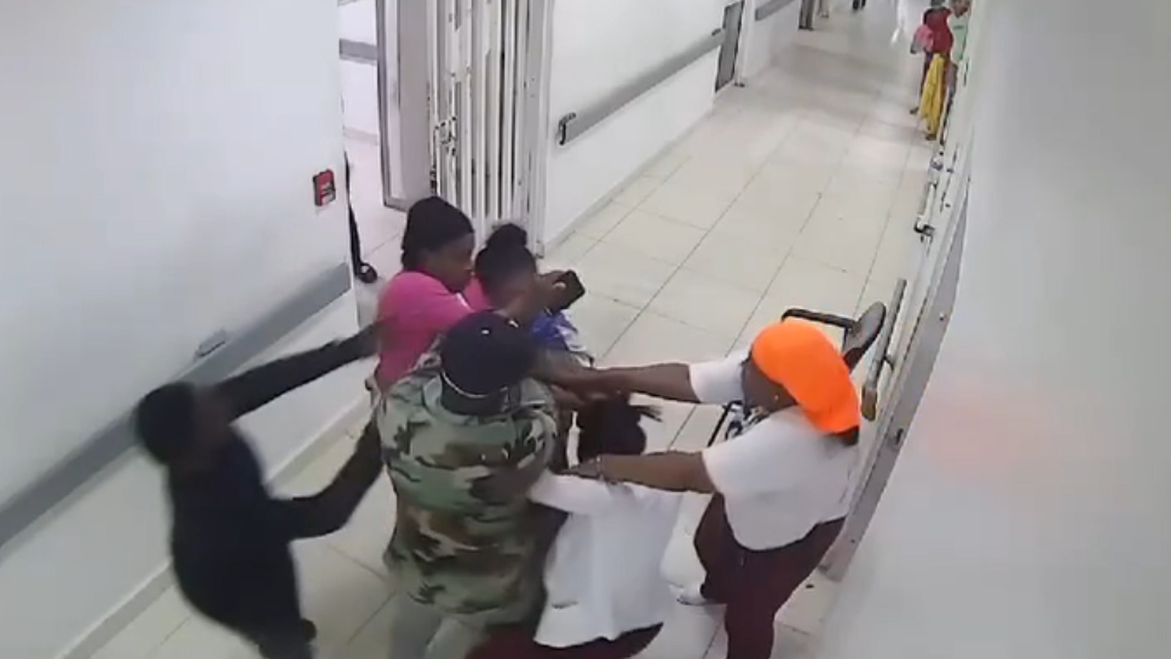Hasta el momento se desconoce el motivo de la agresión de la fémina hacia la médico residente. Foto CDN Digital