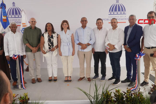 Vicepresidenta Raquel Peña inaugura calles en Bonao.