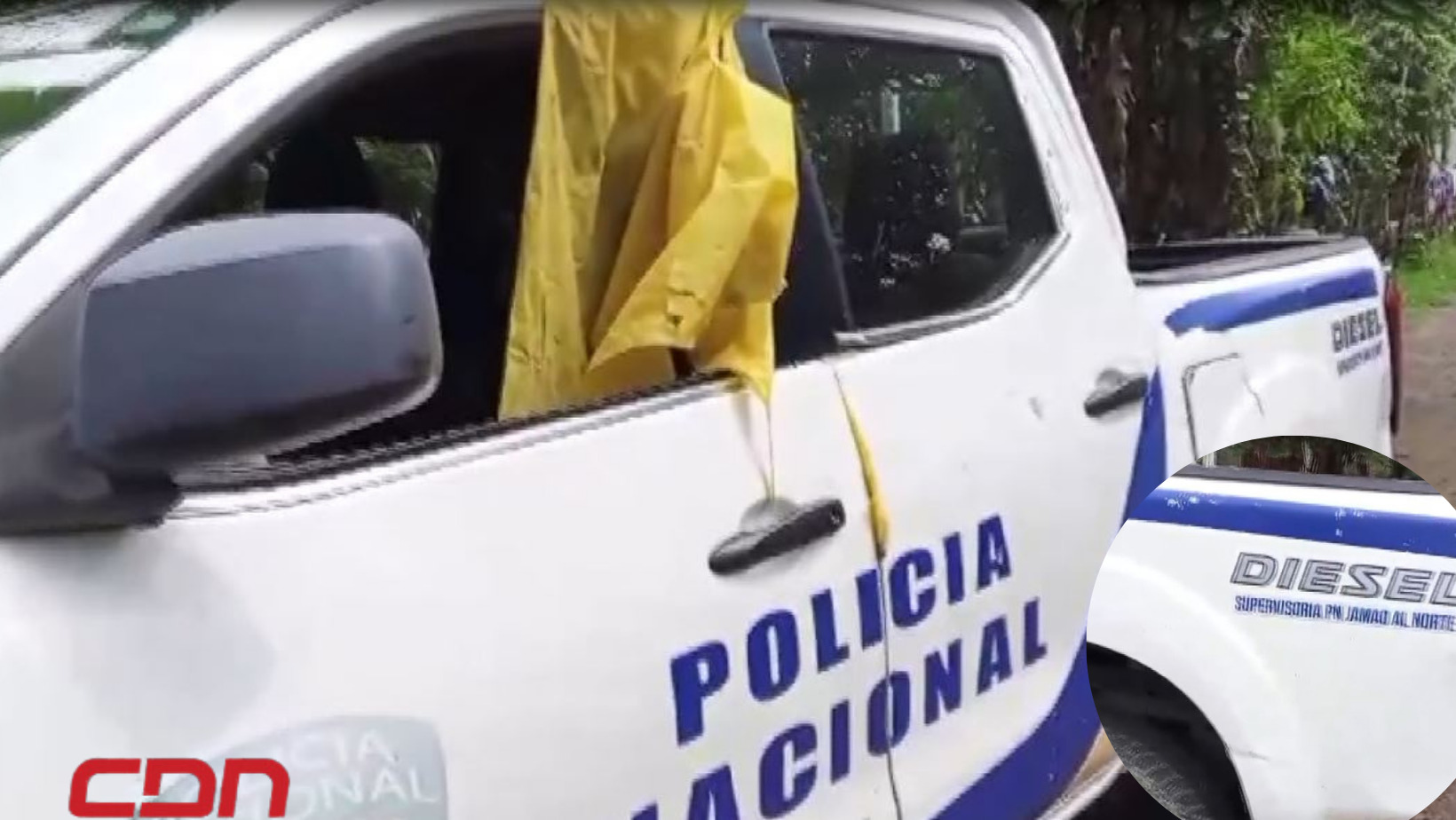 Denuncian abandono de camioneta de la Policía en una finca
