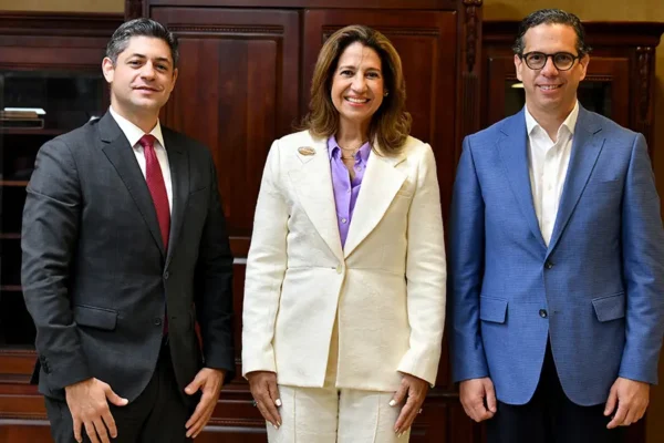 Directivos de la organización resaltan necesidad de que en el país haya nueva temática de la filantropía educativa (foto: Danny Polanco)