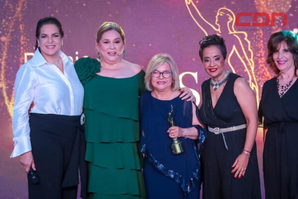 Gala del premio ”Mujeres que Inspiran” reconoce aportes y diversidad de grandes profesionales