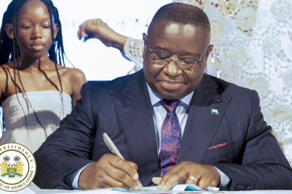 presidente Julius Maada Bio promulgara un proyecto de ley que pone fin al matrimonio infantil