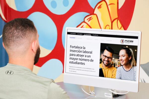 Pucmm amplía su oferta académica con cursos de Coursera