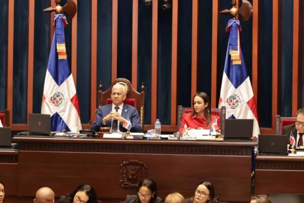 Los préstamos no contaron con el voto de la oposición, que criticó los altos endeudamientos. Foto: Fuente externa