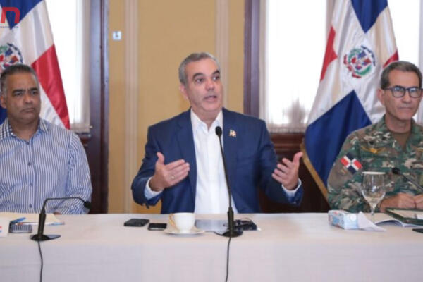 Abinader coordina medidas ante potencial impacto de Huracán Beryl en RD