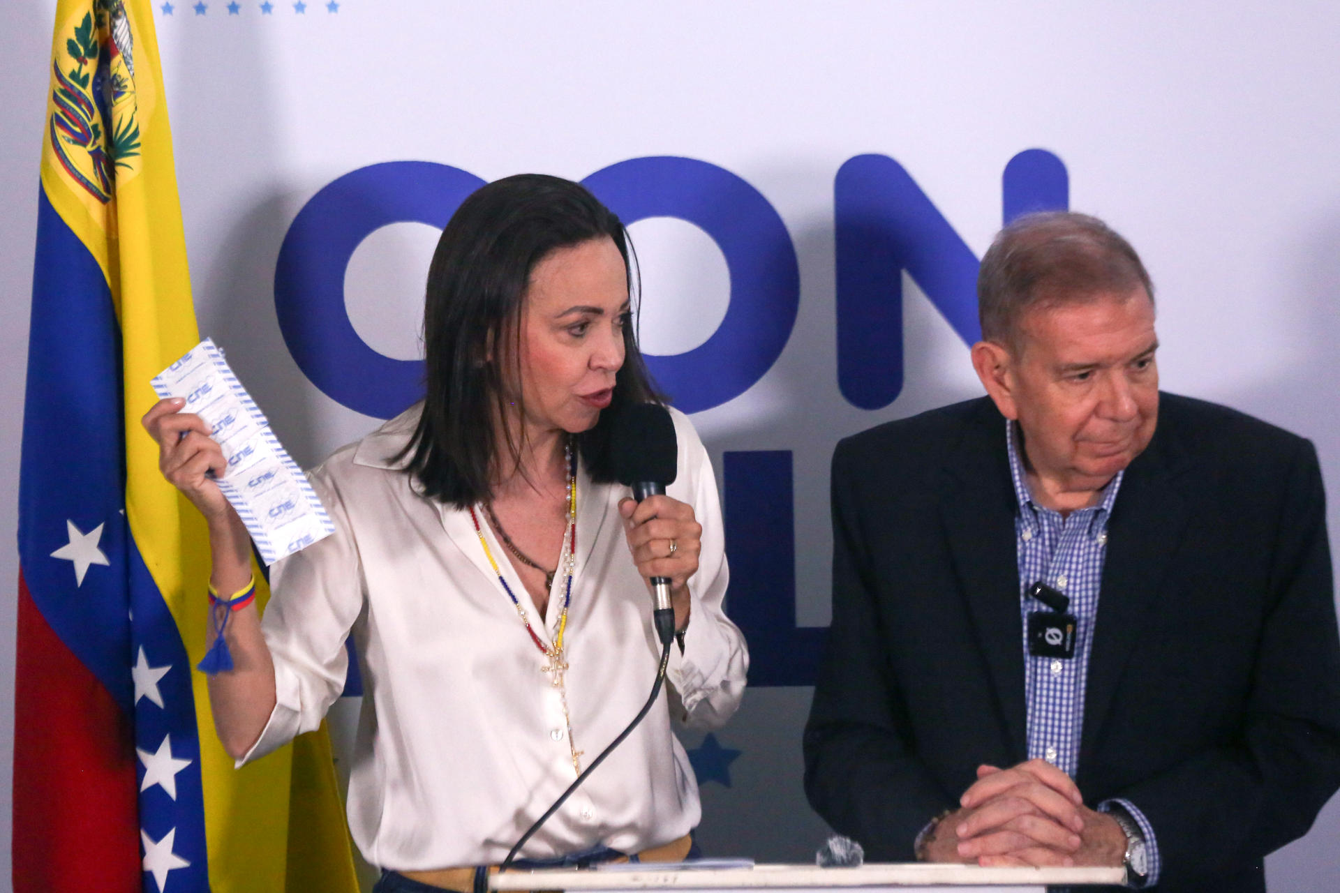El 73 % de las actas da la victoria a González Urrutia en elecciones
