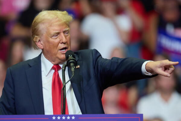 Donald Trump señaló que en realidad, estaría dispuesto a celebrar más de un debate con Kamala Harris.Dinner