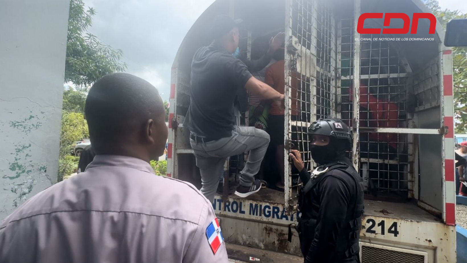 Con este grupo superan los 300 haitianos arrestado por carecer de documentos. Foto: Fuente externa