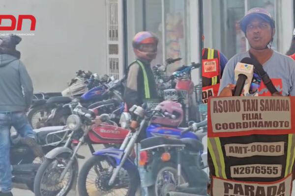 Los motoristas sostienen que su organización es afectada por los haitianos y otras personas. Foto: CDN Digital 