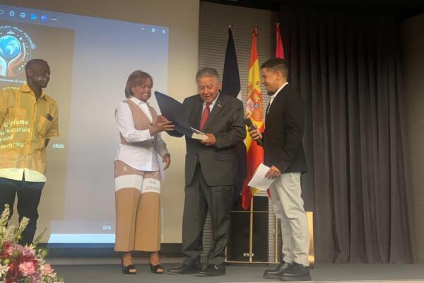 Diáspora dominicana reconoce embajador Juan Bolívar Díaz