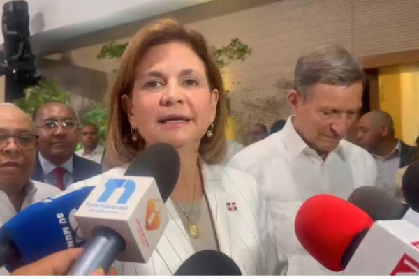 La Vicepresidenta Raquel Peña está halagada con decisión de Maduro de reitirar personal