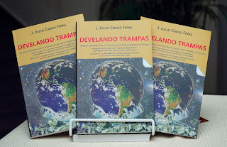 Julio Cross publica libro 