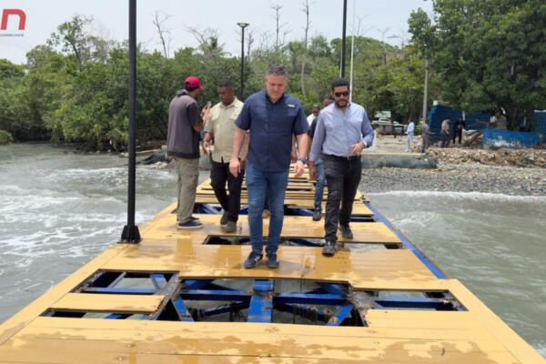 Jean Luis Rodríguez supervisa muelles tras paso de huracán Beryl