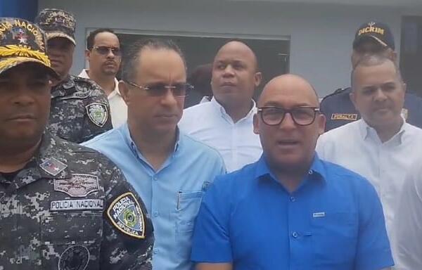 Felicitaron al general Eduardo Escalante Alcántara. Foto: Fuente externa 