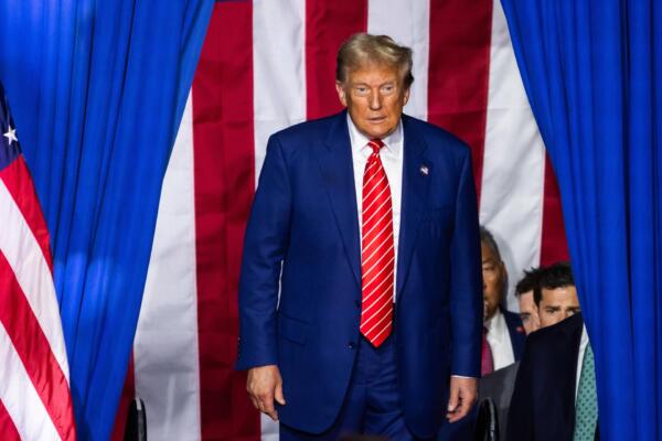 Trump amenaza con cárcel a quienes quemen bandera estadounidense