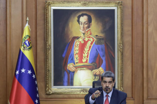 El presidente de Venezuela, Nicolás Maduro, habla durante una rueda de prensa