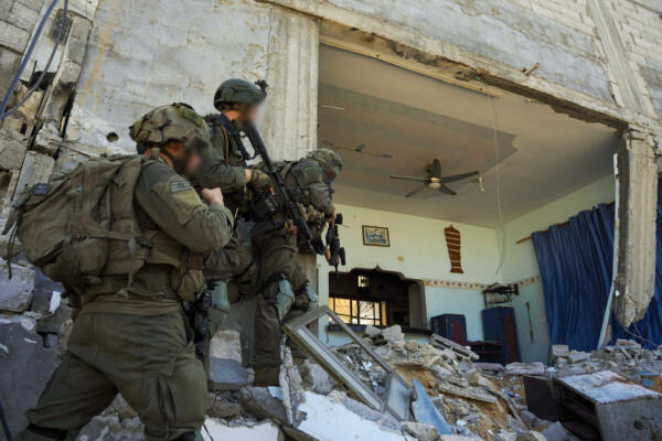 El Ejército israelí publicó este jueves imágenes de lo que dice son pasadizos utilizados por las milicias palestinas  DISPONIBLE PARA ILUSTRAR LA NOTICIA QUE ACOMPAÑA (CRÉDITO OBLIGATORIO)