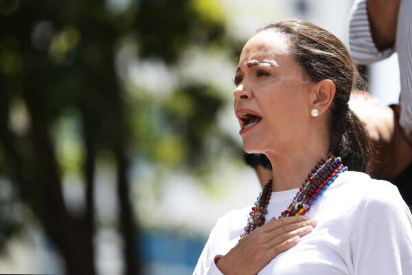 La líder opositora de Venezuela María Corina Machado asiste a una protesta en Caracas