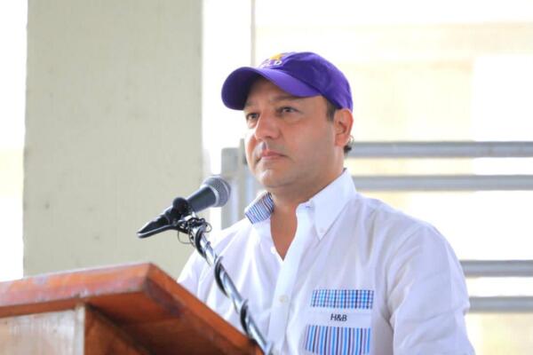 Abel Martínez recordó que las grandes soluciones nacionales no se improvisan. Señaló que la medida afecta derechos laborales