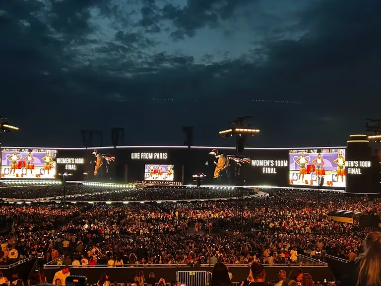 Adele interrumpe su concierto en Múnich para ver carrera olímpica en vivo