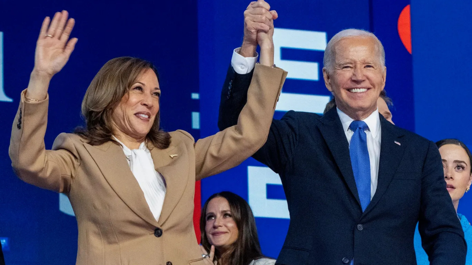 Biden cede el liderazgo demócrata a Kamala Harris