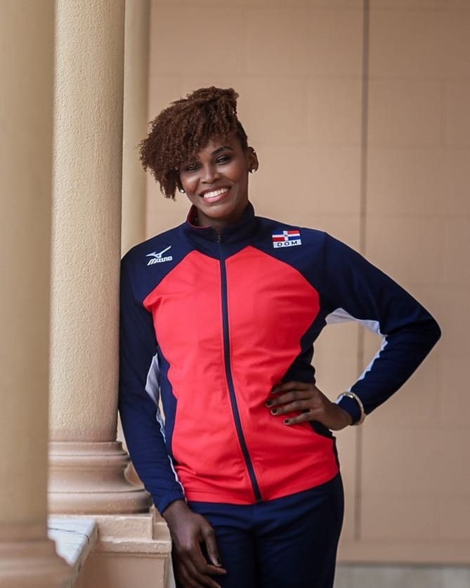 De la Cruz ha sido una de las más grandes jugadoras del Proyecto Nacional de Selecciones de Voleibol Femenino.
