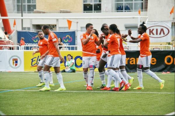 Cibao FC que tiene como director Técnico a Junior Scheldeur, podría no tener disponible al colombiano Dairín González, quien salió lastimado de una costilla el pasado miércoles.