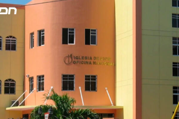 La Iglesia de Dios respaldó a la mujer que la fiscalía acusa de asesinar a su hija decapitándola, en un hecho que consternó a nación. Foto: CDN Digital
