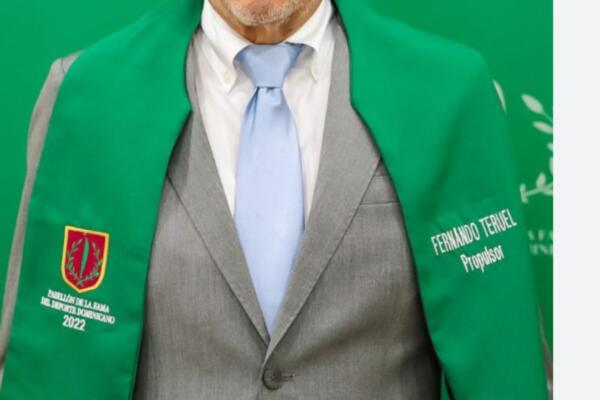 Teruel en el 2022, por sus méritos históricos, fue exaltado al Pabellón de la Fama del Deporte Dominicano y al Pabellón de la Fama de su natal La Vega, que honró en su honor la principal cancha para jugar baloncesto como polideportivo Fernando Teruel.