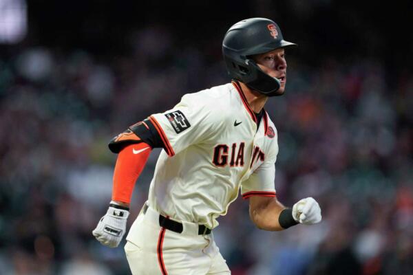McCray, quien se fue sin inatrapable el miércoles, cuando debutó en las Grandes Ligas, bateó de 3-2 y conectó un cuadrangular solitario en el sexto inning para ampliar la diferencia a 5-0. 