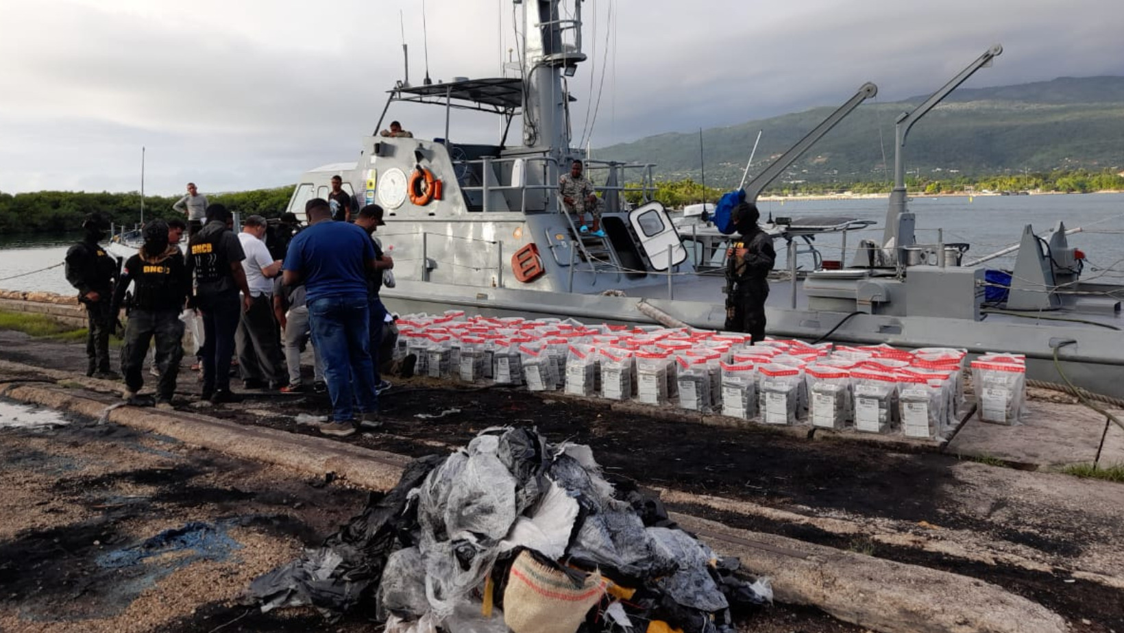 DNCD incauta un gran alijo de drogas en Barahonadrogas en Barahona